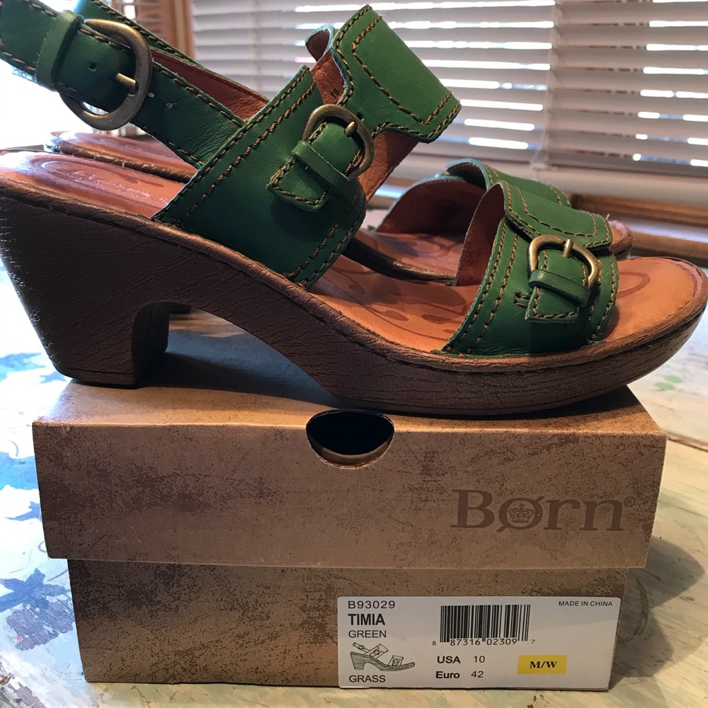 Born sandals, EUC